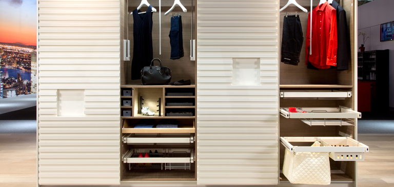 Practical and elegant: wardrobe with lots of storage space